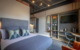 Hotel67